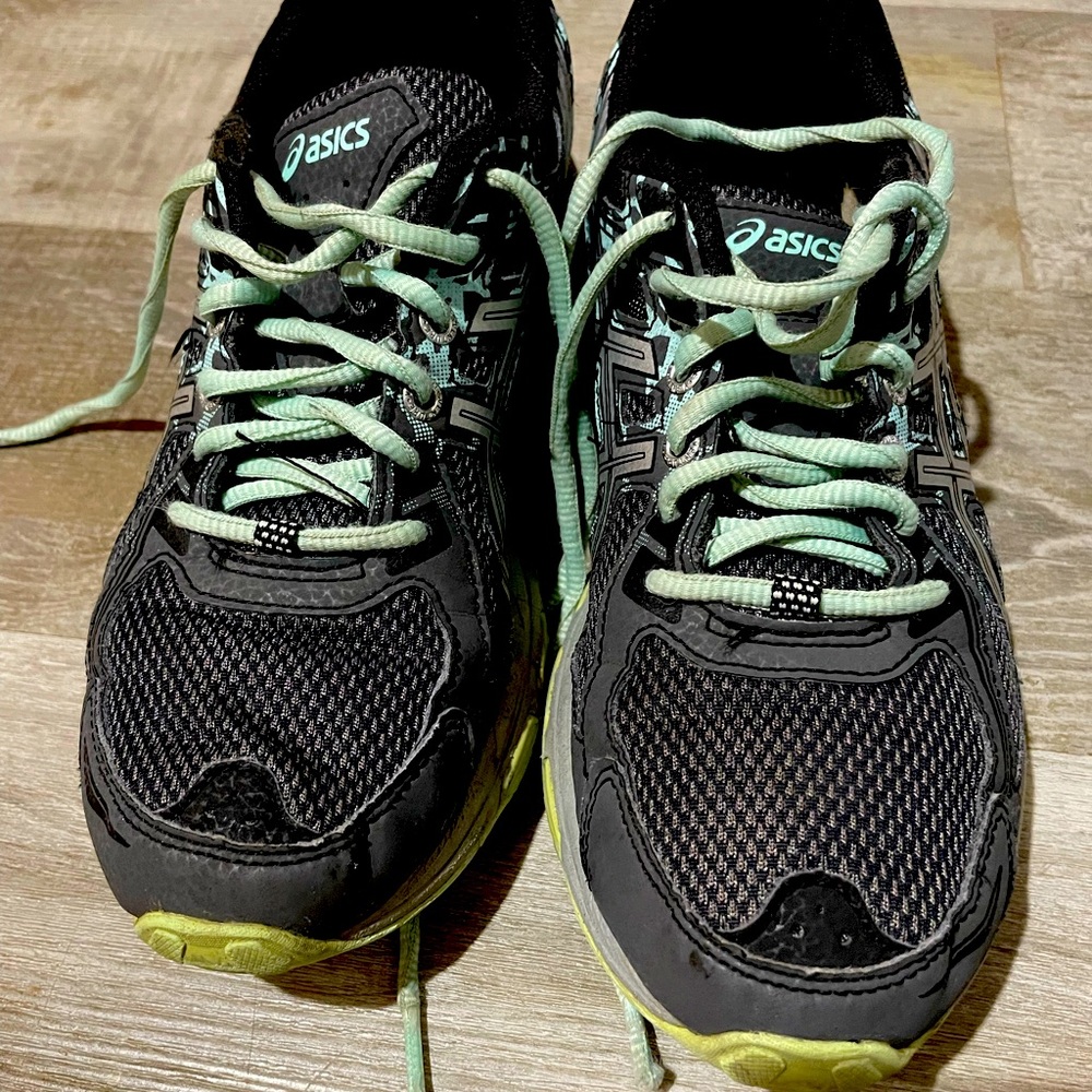 Asics women 6.5 shoes